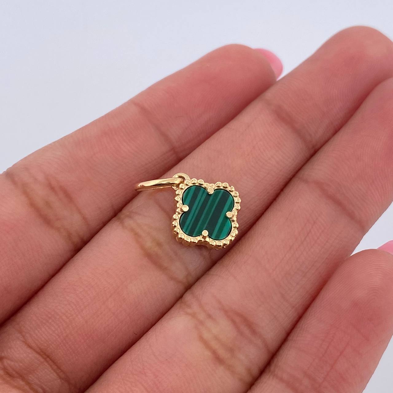 Dije Trebol  1.2gr / 1.7cm / Malaquita Verde Oro Amarillo 18K &