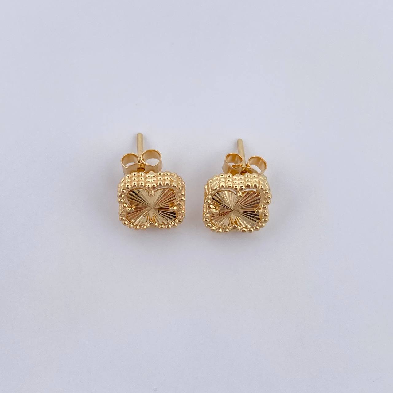 Stud Earrings Clover  2.6gr / Diamond Cut 18K Yellow Gold &