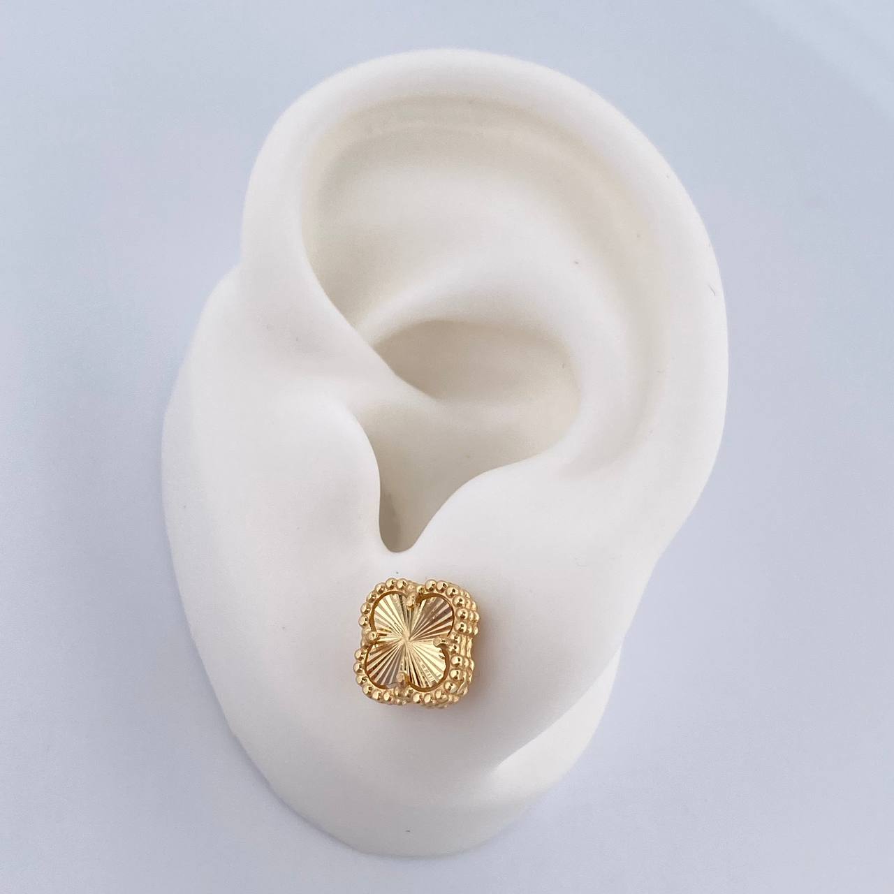 Stud Earrings Clover  2.6gr / Diamond Cut 18K Yellow Gold &