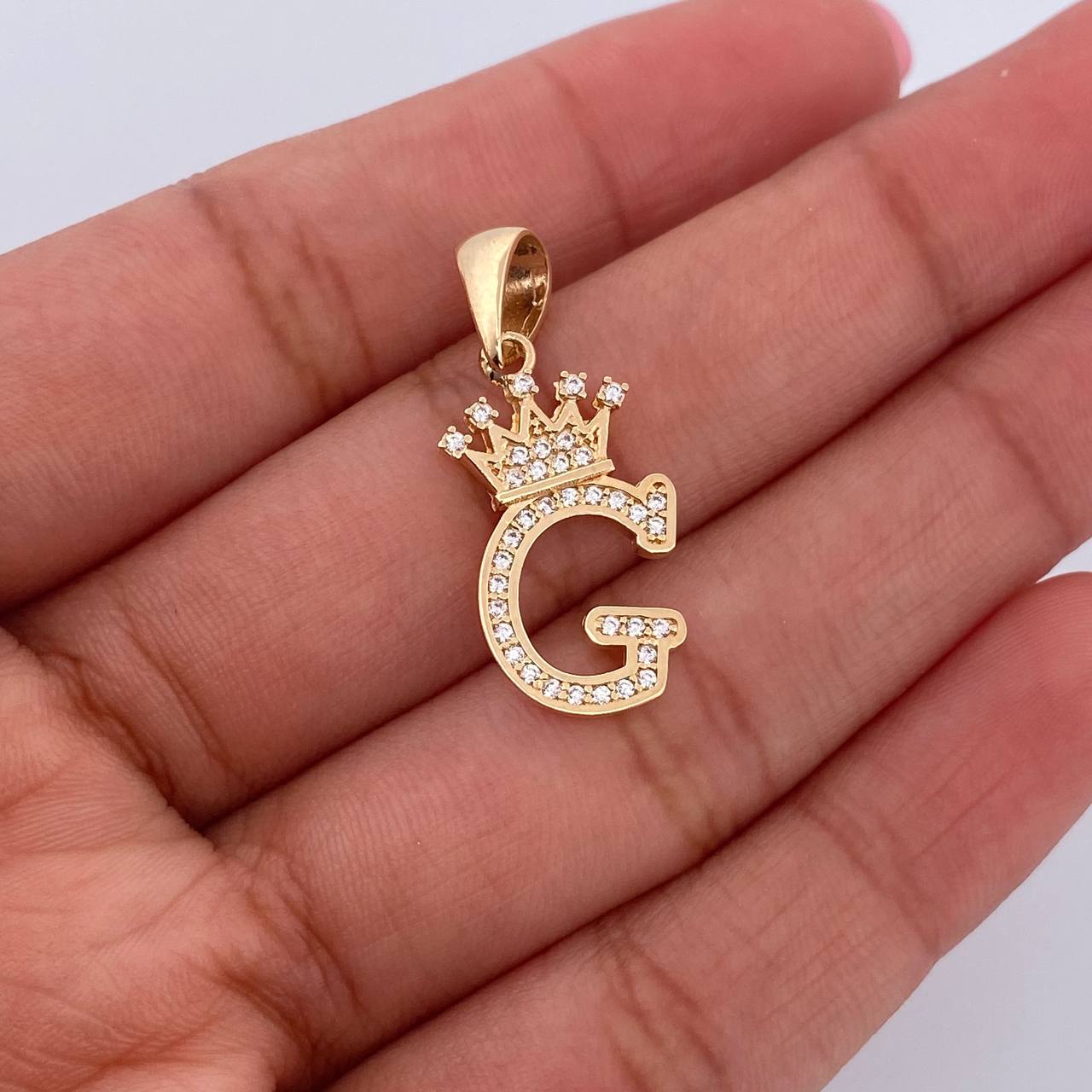 Pendant Letter G Crown 1.9gr / 2.6cm / White Zircons 18K Yellow Gold &