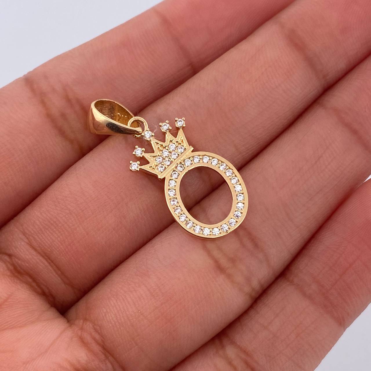 Pendant Letter O Crown 1.45gr / 2.5cm / White Zircons 18K Yellow Gold &