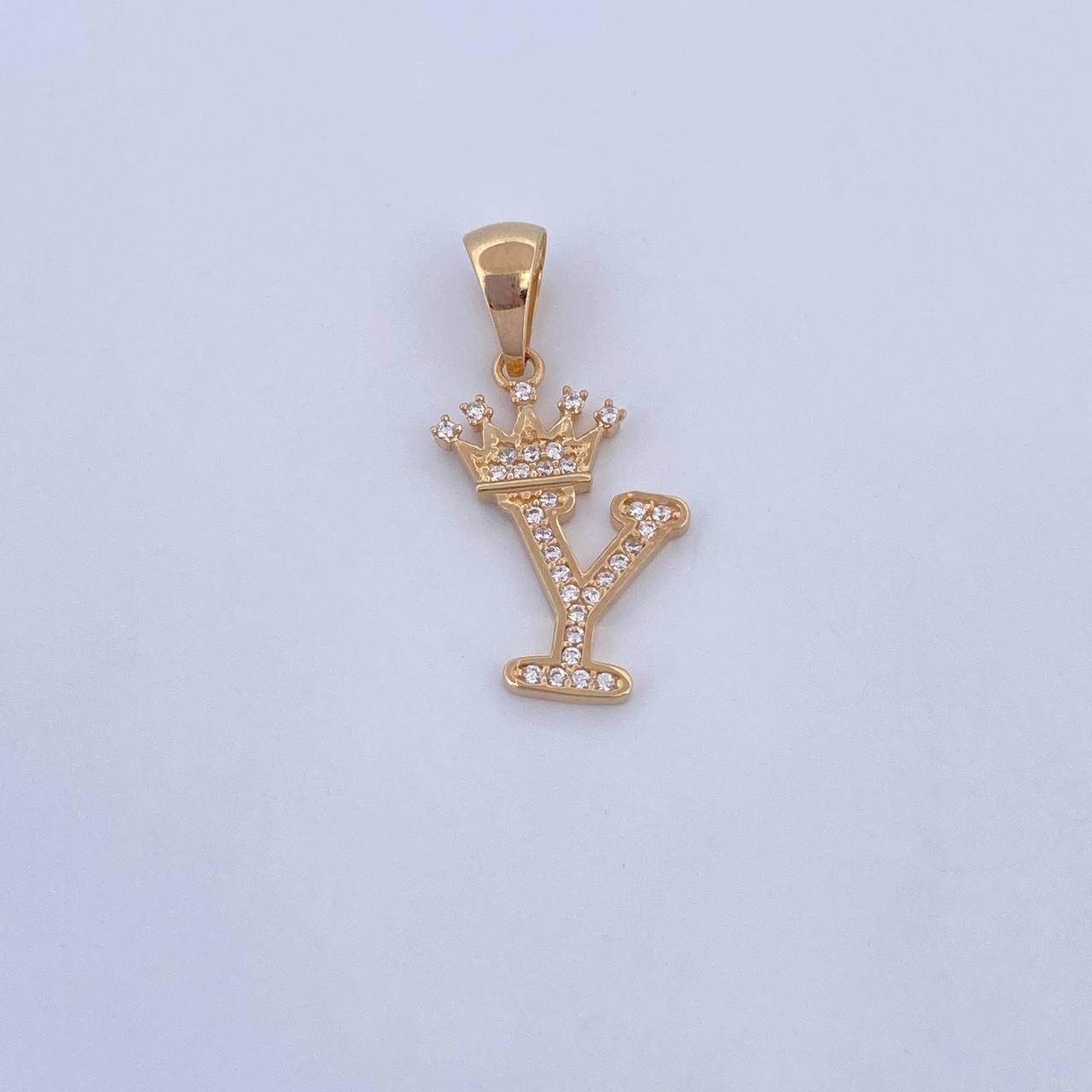 Dije Letra Y Corona 1.6gr / 2.6cm / Circones Blancos Oro Amarillo 18K &