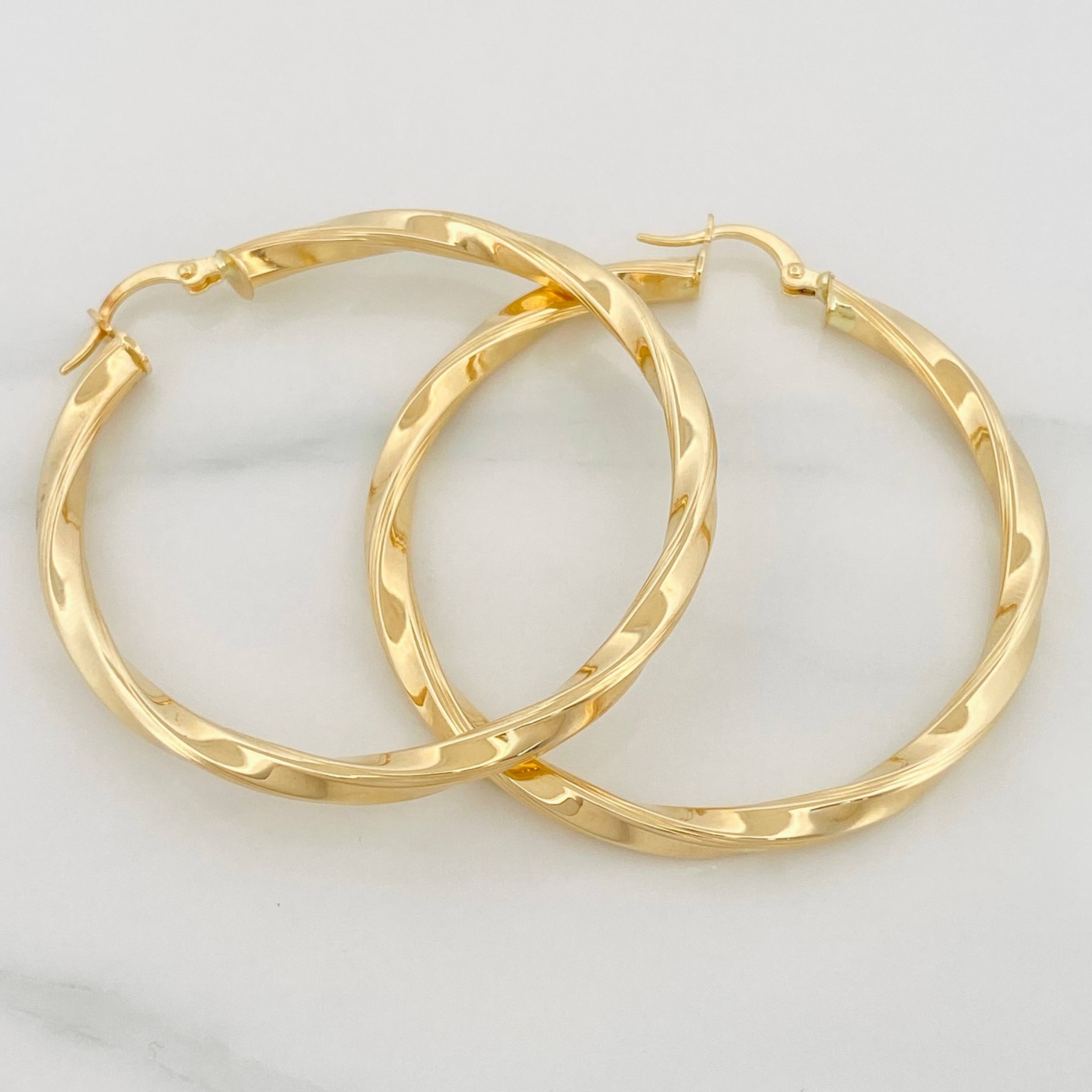 Hoop Earrings Mai 5.6 g / 2 in Yellow Gold 18K