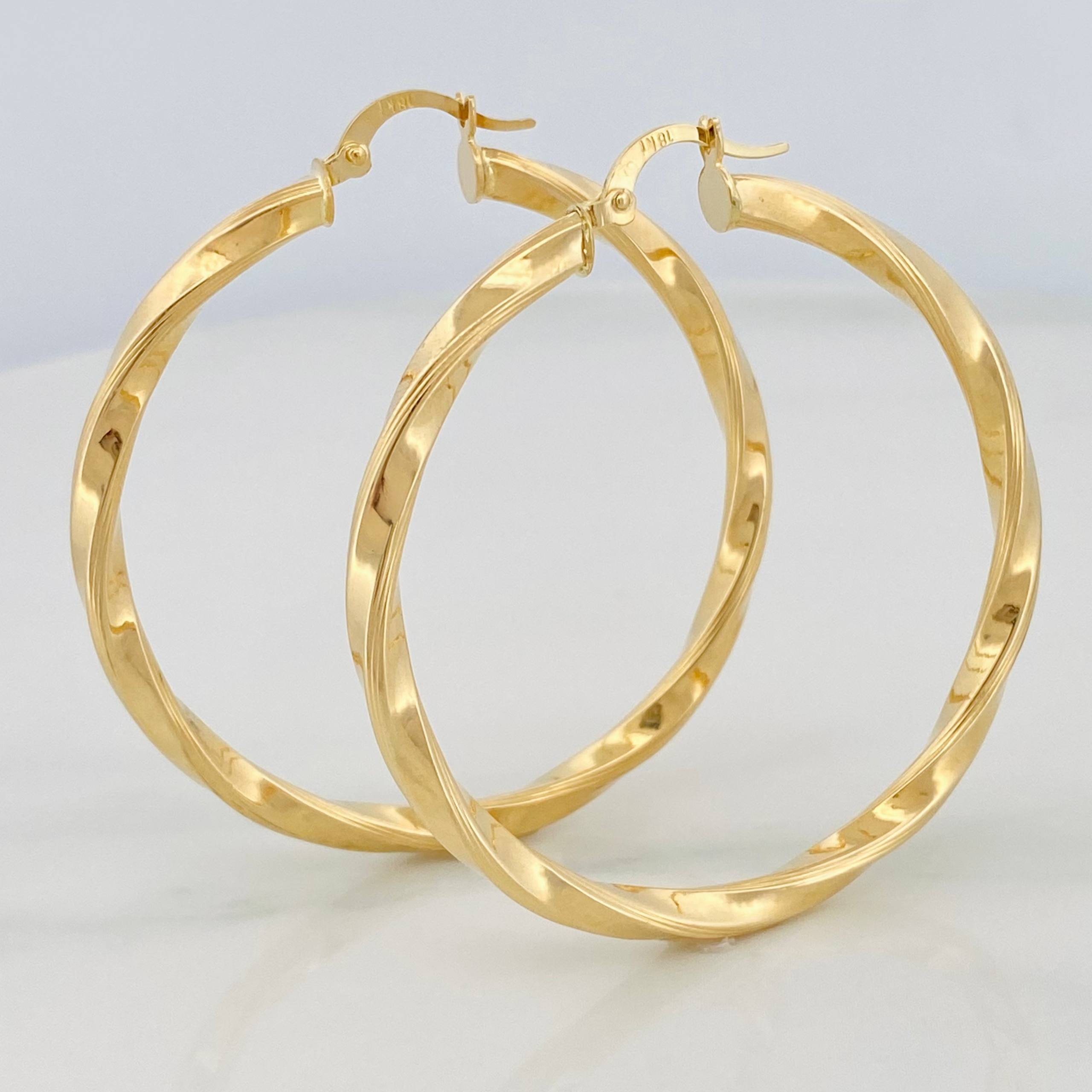 Hoop Earrings Mai 5.6 g / 2 in Yellow Gold 18K
