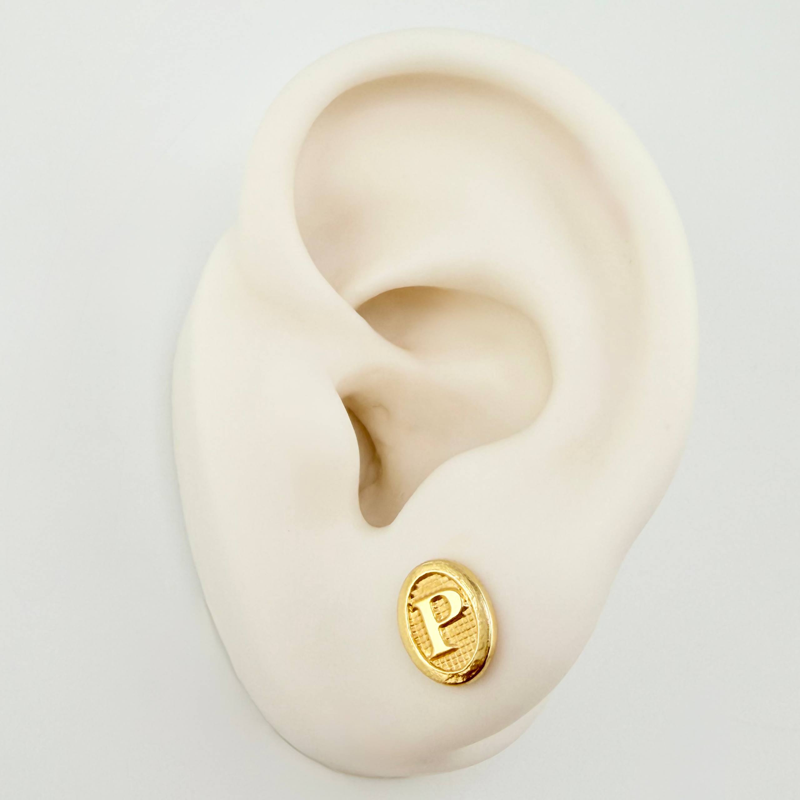 Topos Letra P 0.8gr / 9mm Oro Amarillo 18K