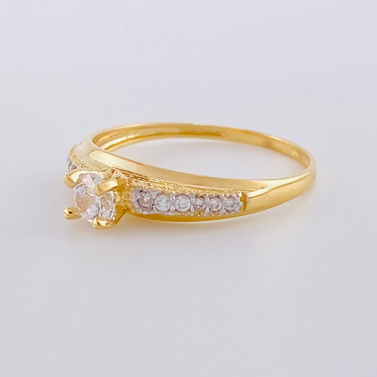 Anillo Solitario Hileras Tupidas 1.85g / T7 1/4 Oro Amarillo 18K