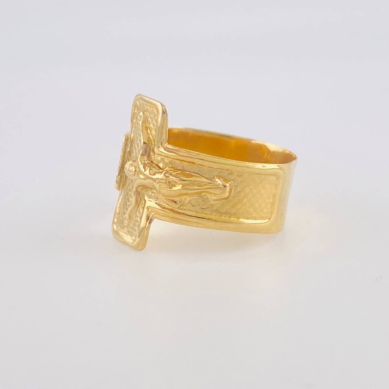 Anillo Cruz cristo 3.45g / T10 1/2 Oro Amarillo 18K