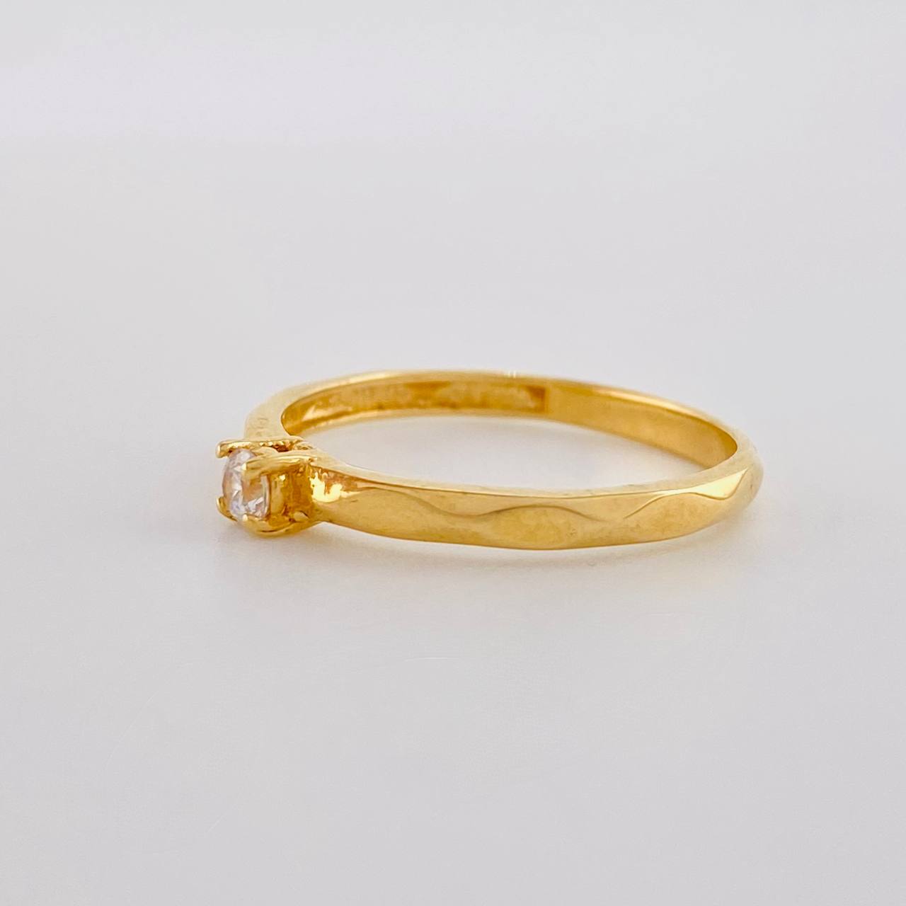 Anillo Solitario 1.85g / T7 3/4 Oro Amarillo 18K