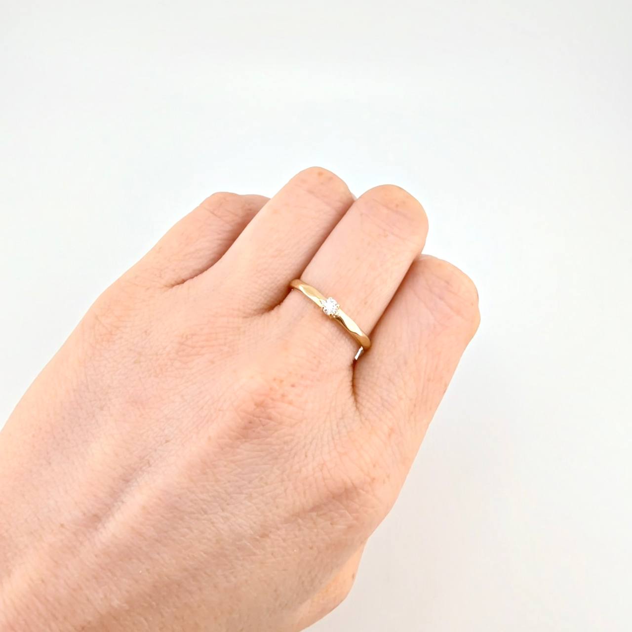 Anillo Solitario 1.85g / T7 3/4 Oro Amarillo 18K