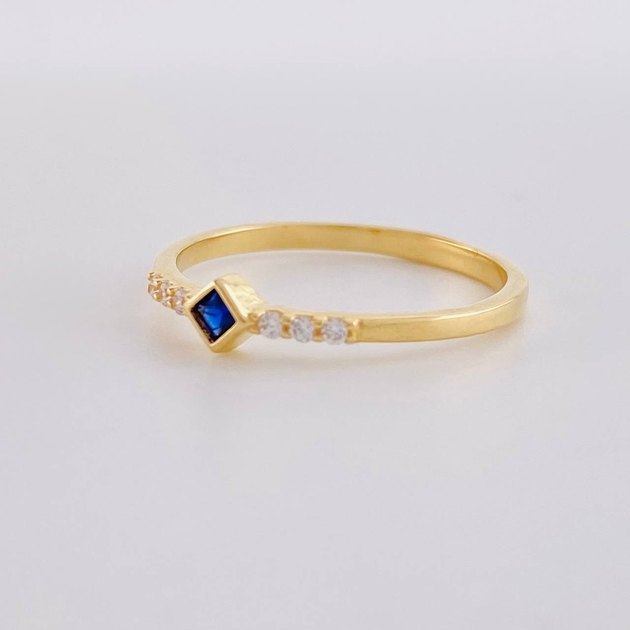 Anillo Rombo tupido 1.3g / T5 3/4 Oro Amarillo 18K
