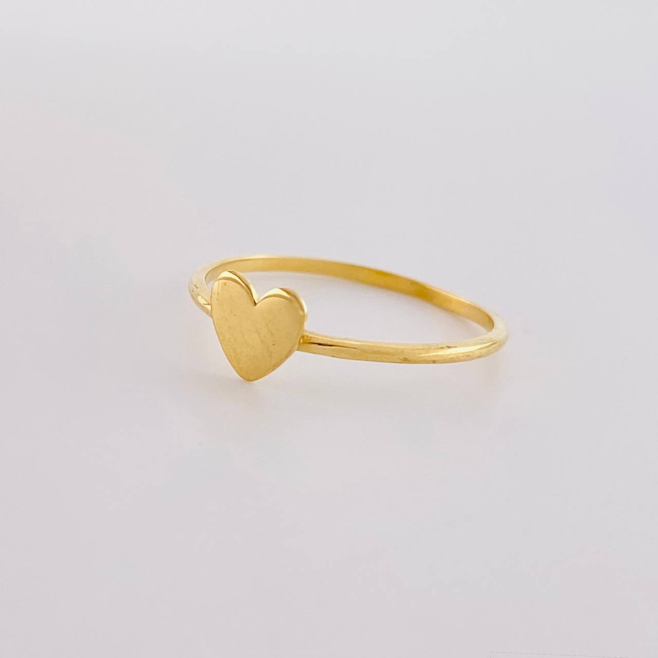 Anillo Corazon liso 0.95g / T6 Oro Amarillo 18K