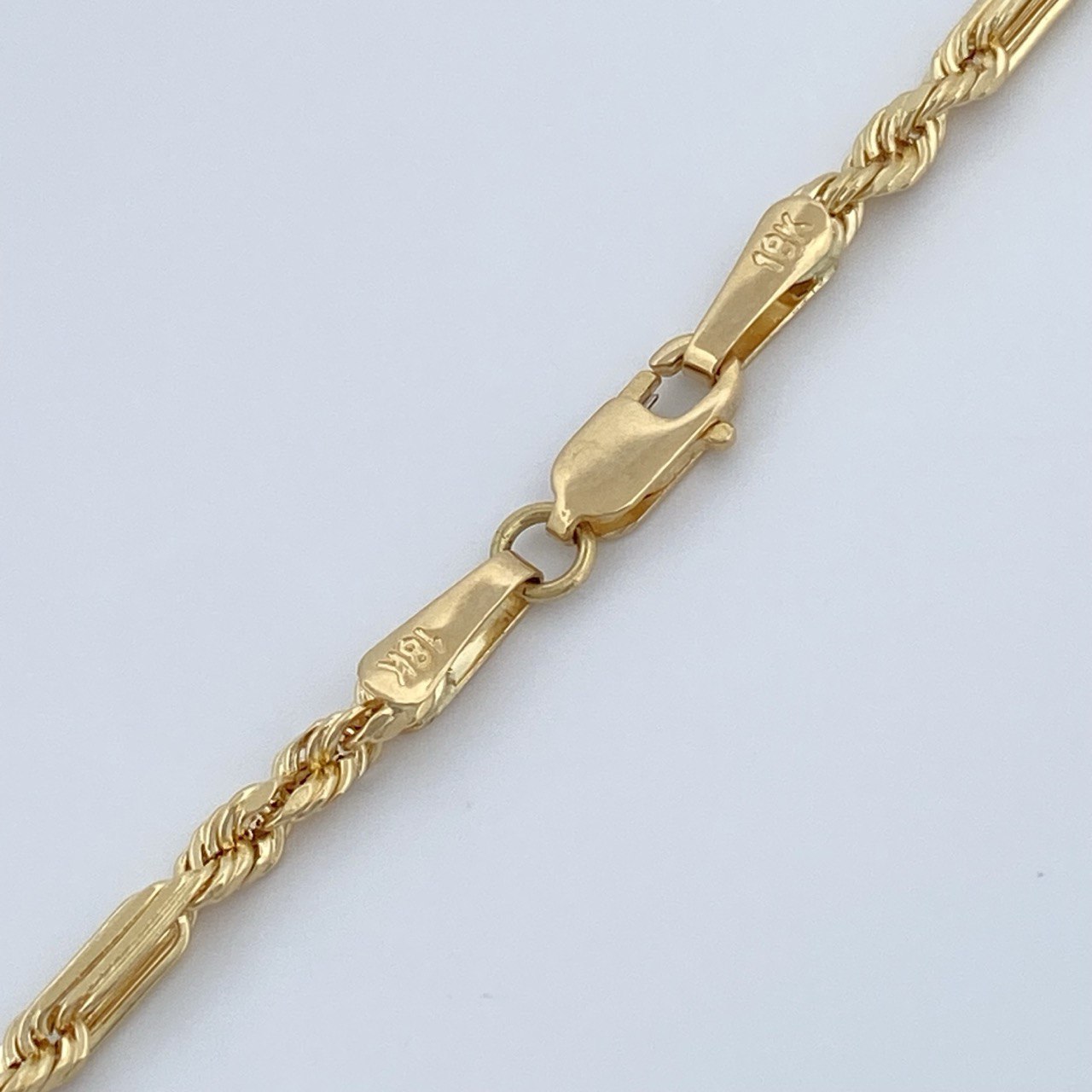 Cadena Lazo G 5.75gr / 24 in / Oro Amarillo +3 18K +