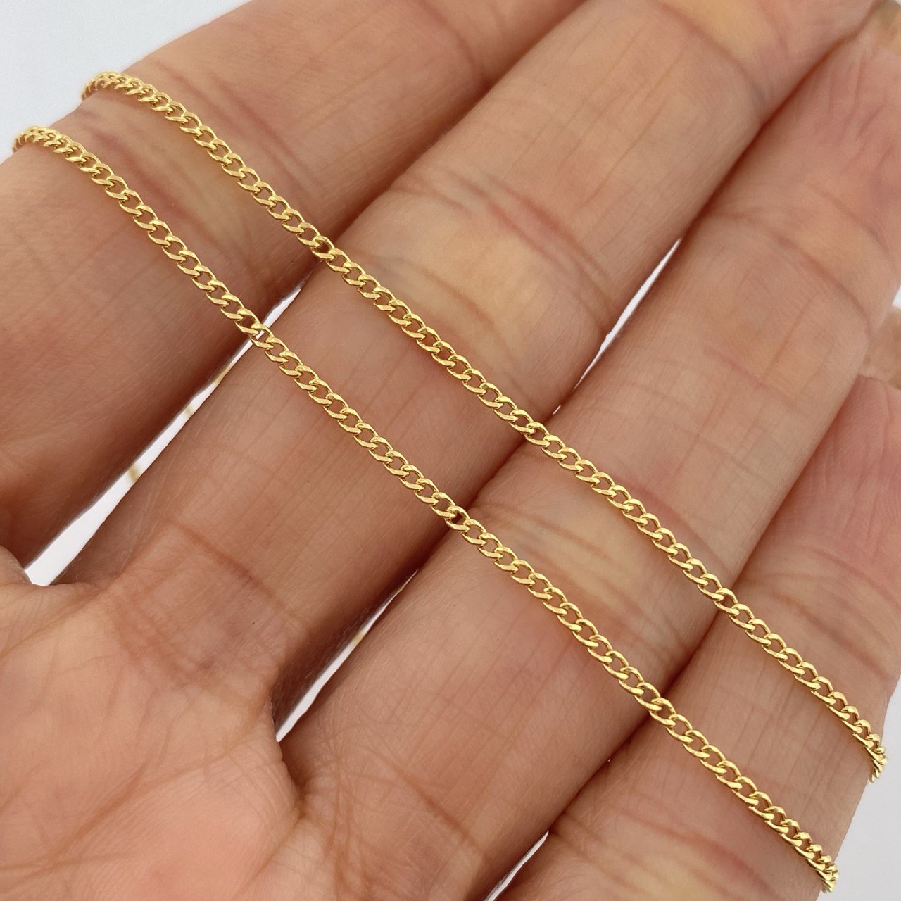 Cadena Cubana 1.8gr / 23 1/2 in / Oro Amarillo +1 18K +