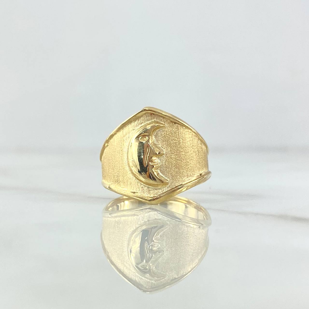 Moon Face Signet Ring 1.85gr / Size 7 / Textured Matte 18K Yellow Gold