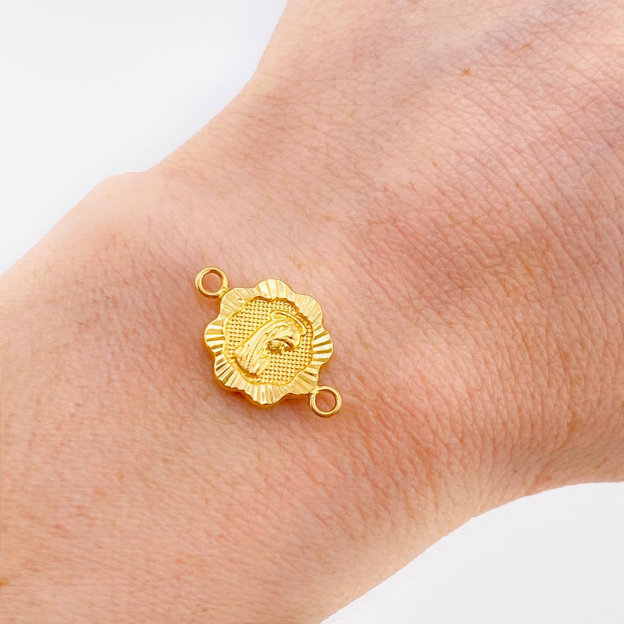 Charm Virgin Mary 1 g / 3/4 in Yellow Gold 18K