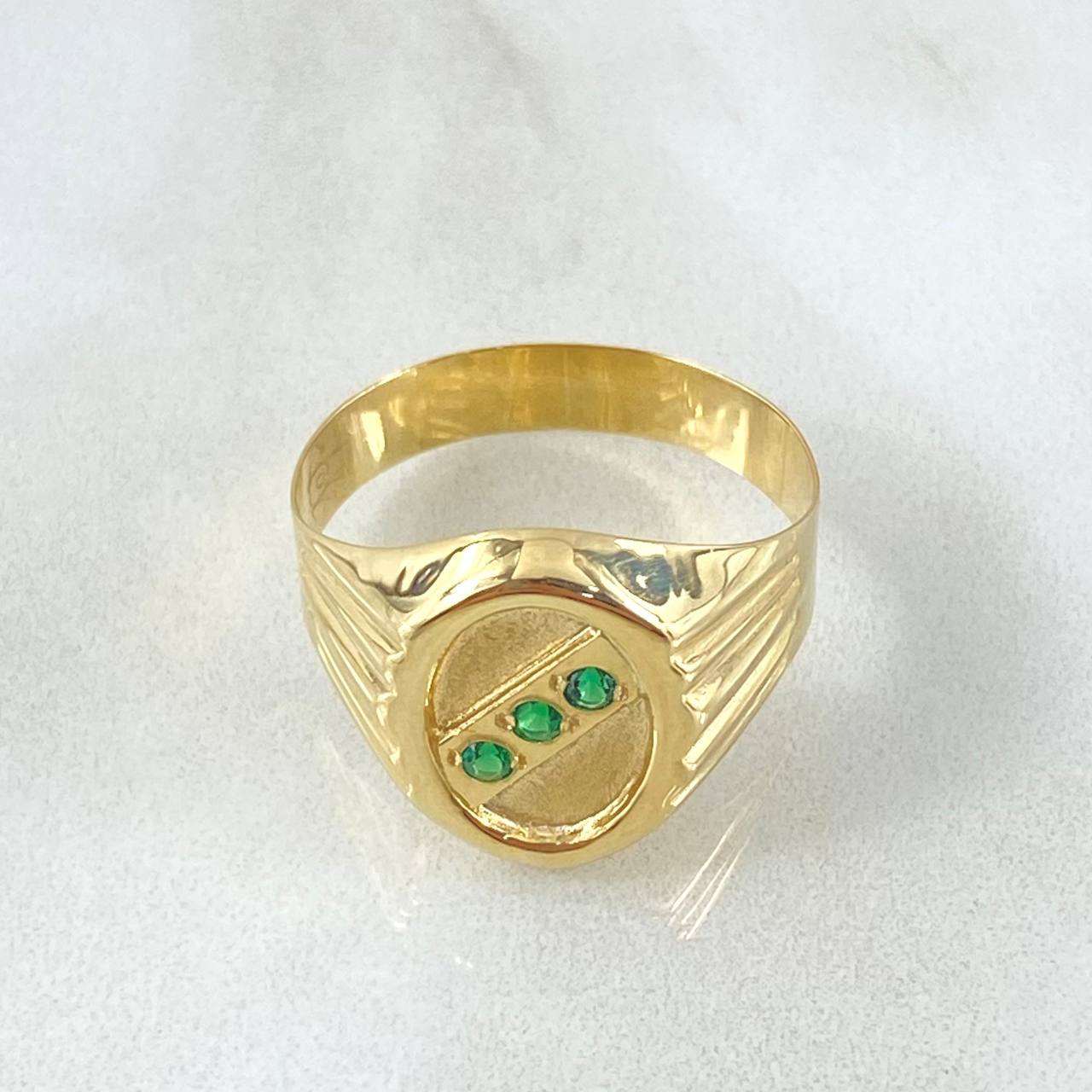 Trinity Signet Ring 2.5gr / Size 10 / 18K Gold *