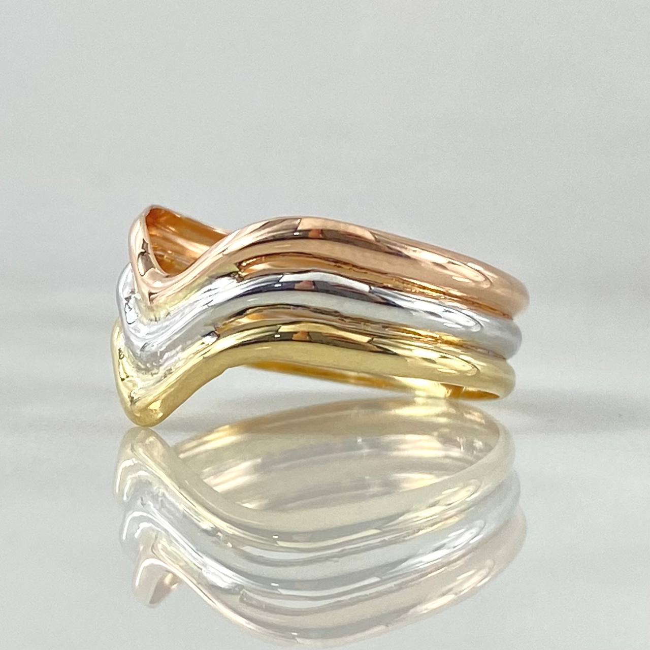 Three Lines Ring 1.8gr / Size 8 1/4 / Three 18K Golds