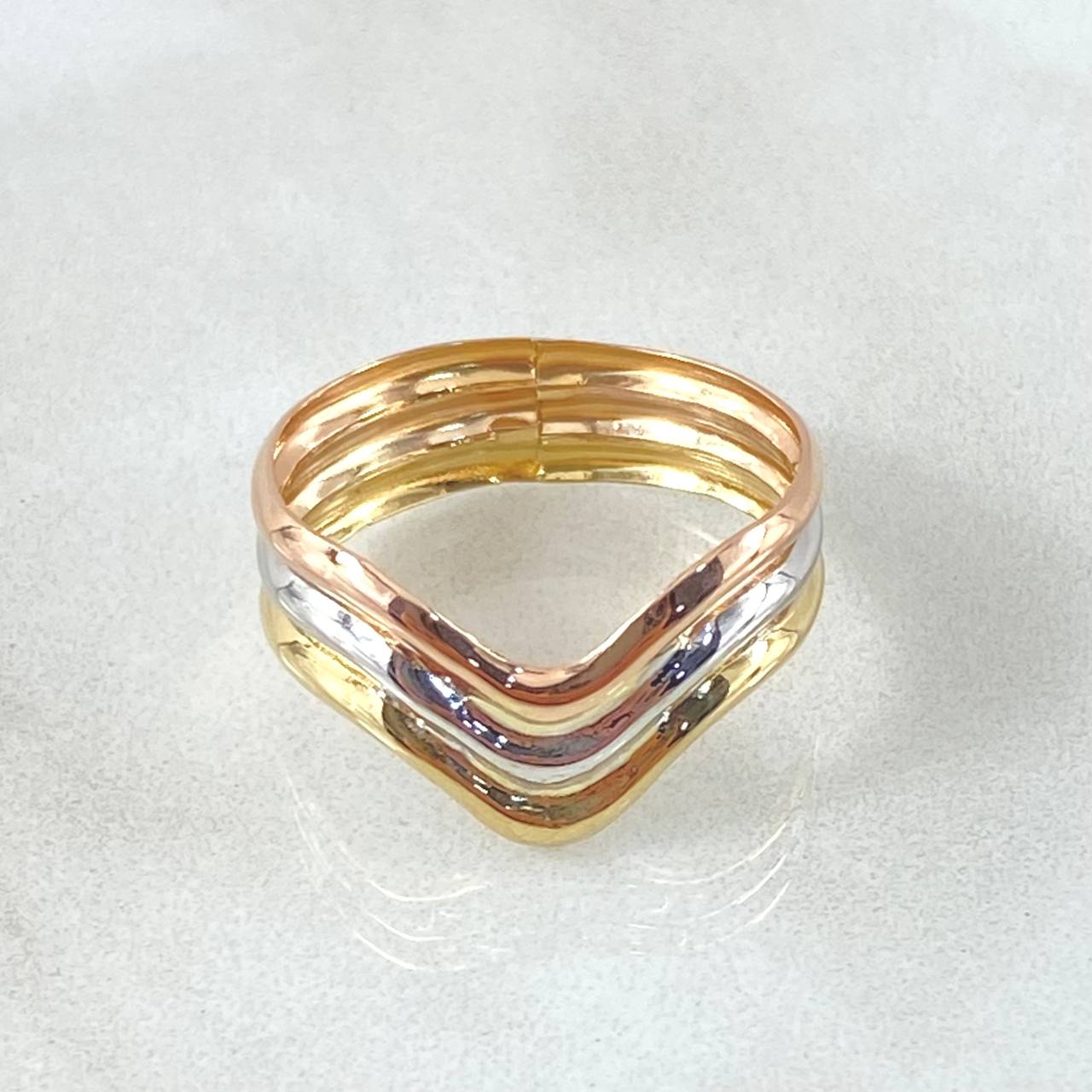Three Lines Ring 1.8gr / Size 8 1/4 / Three 18K Golds