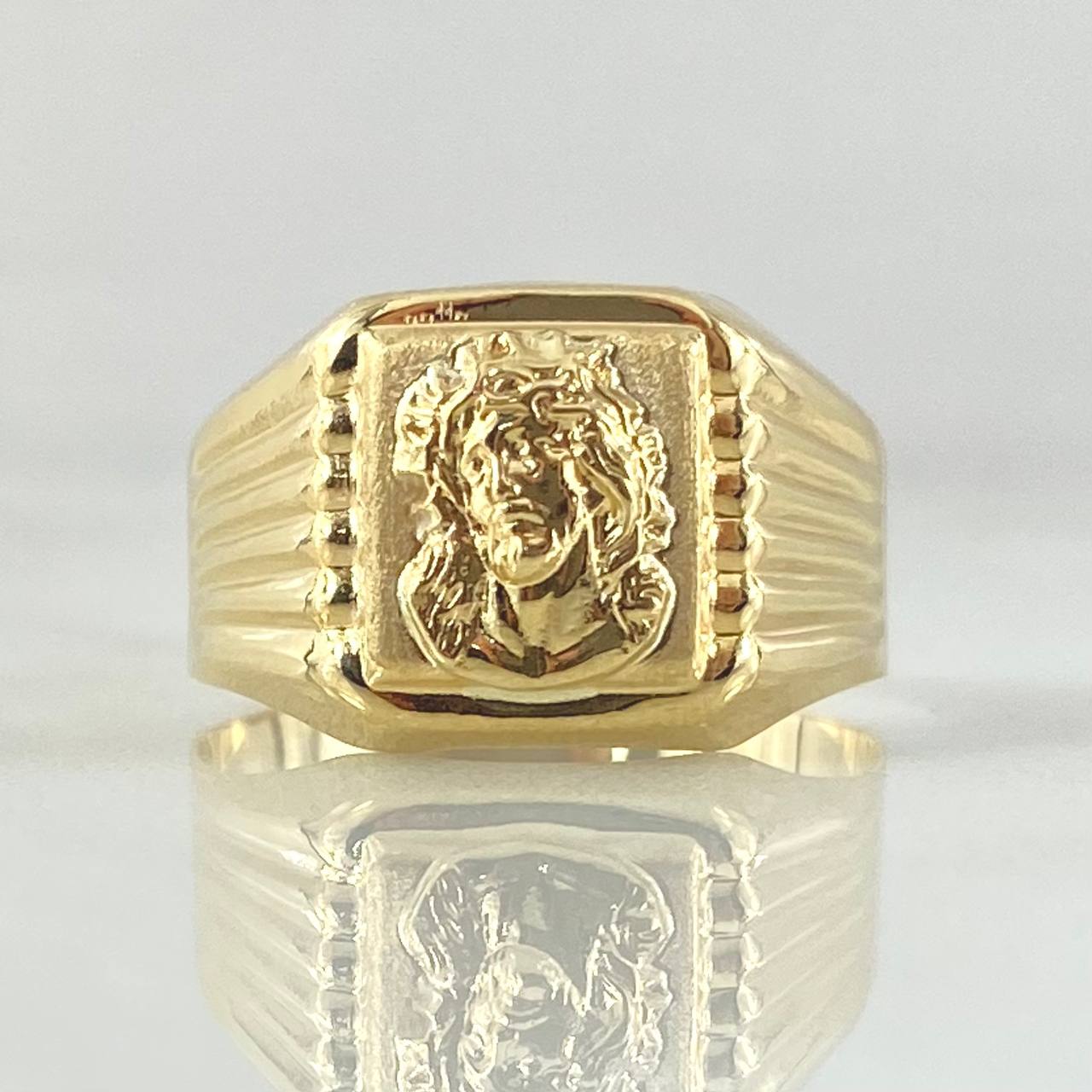 Christ Face Ring 1.9gr / Size 8 1/2 / 18K Yellow Gold