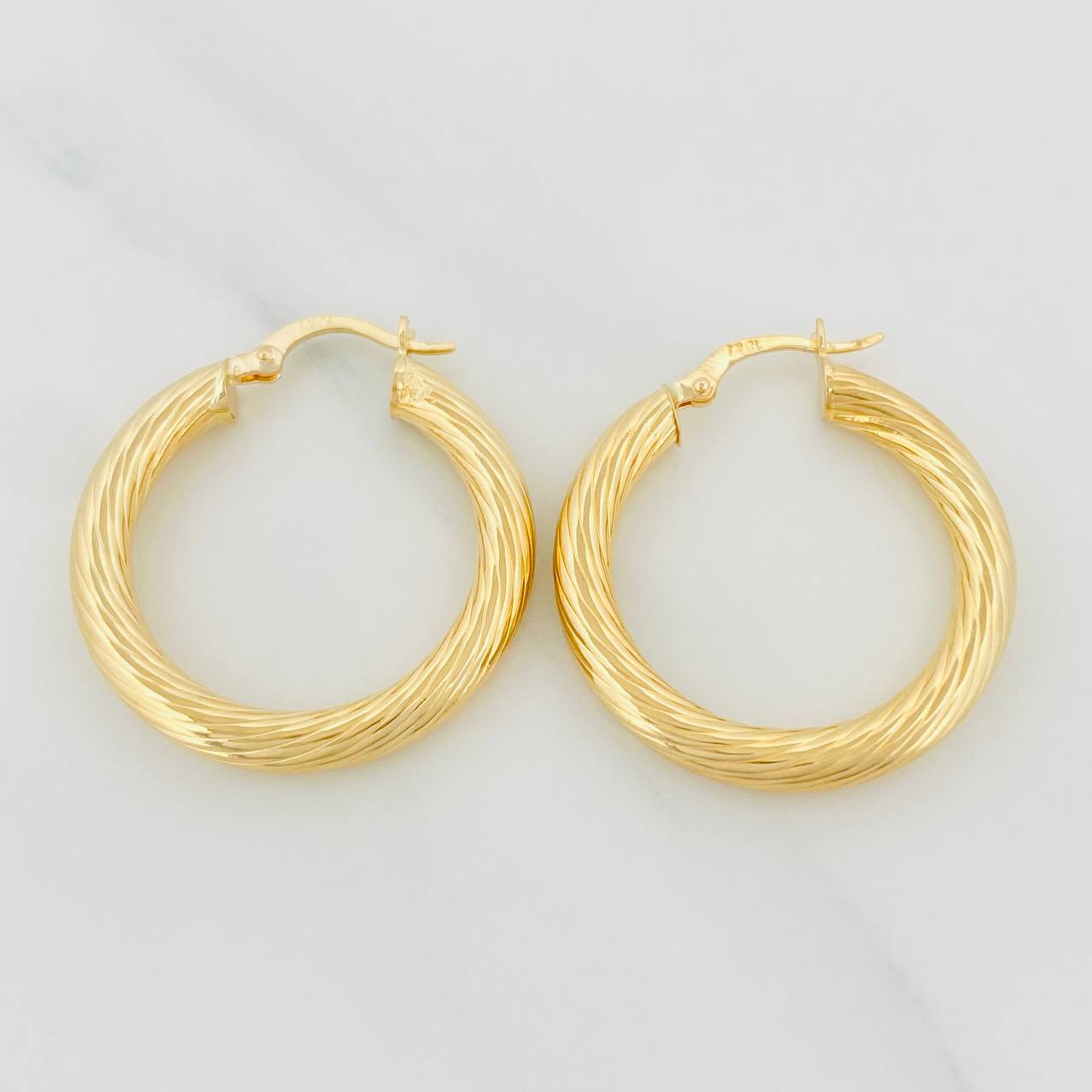 Candongas Lore 4 g / 1 1/4 in Oro Amarillo 18K
