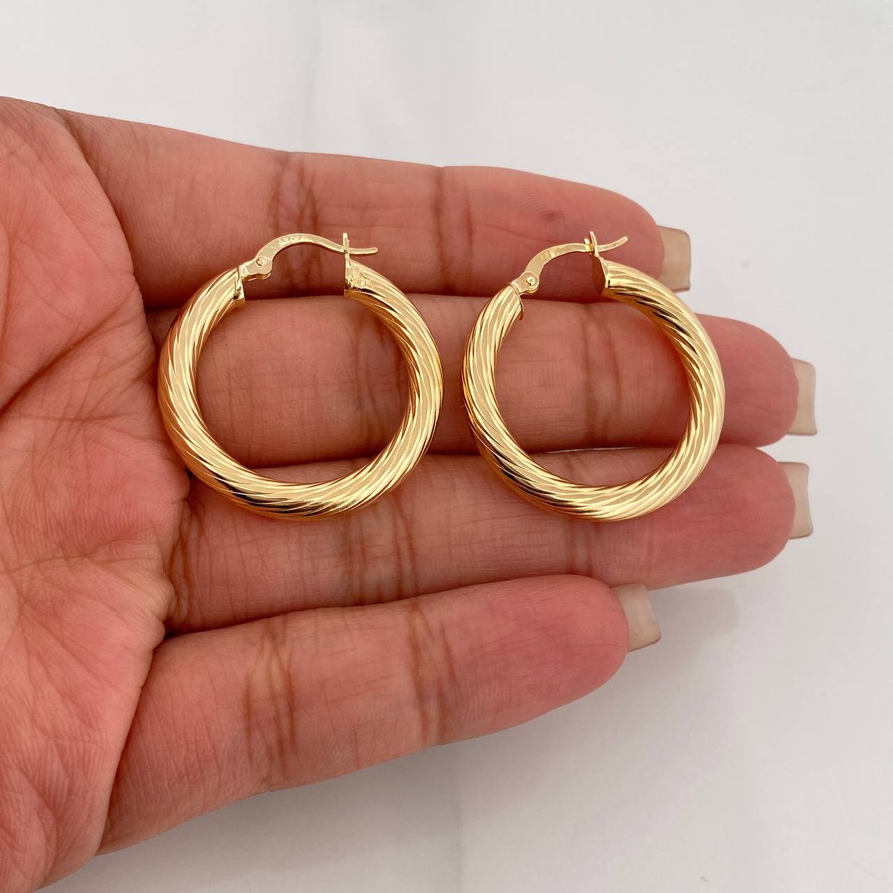 Candongas Lore 4 g / 1 1/4 in Oro Amarillo 18K