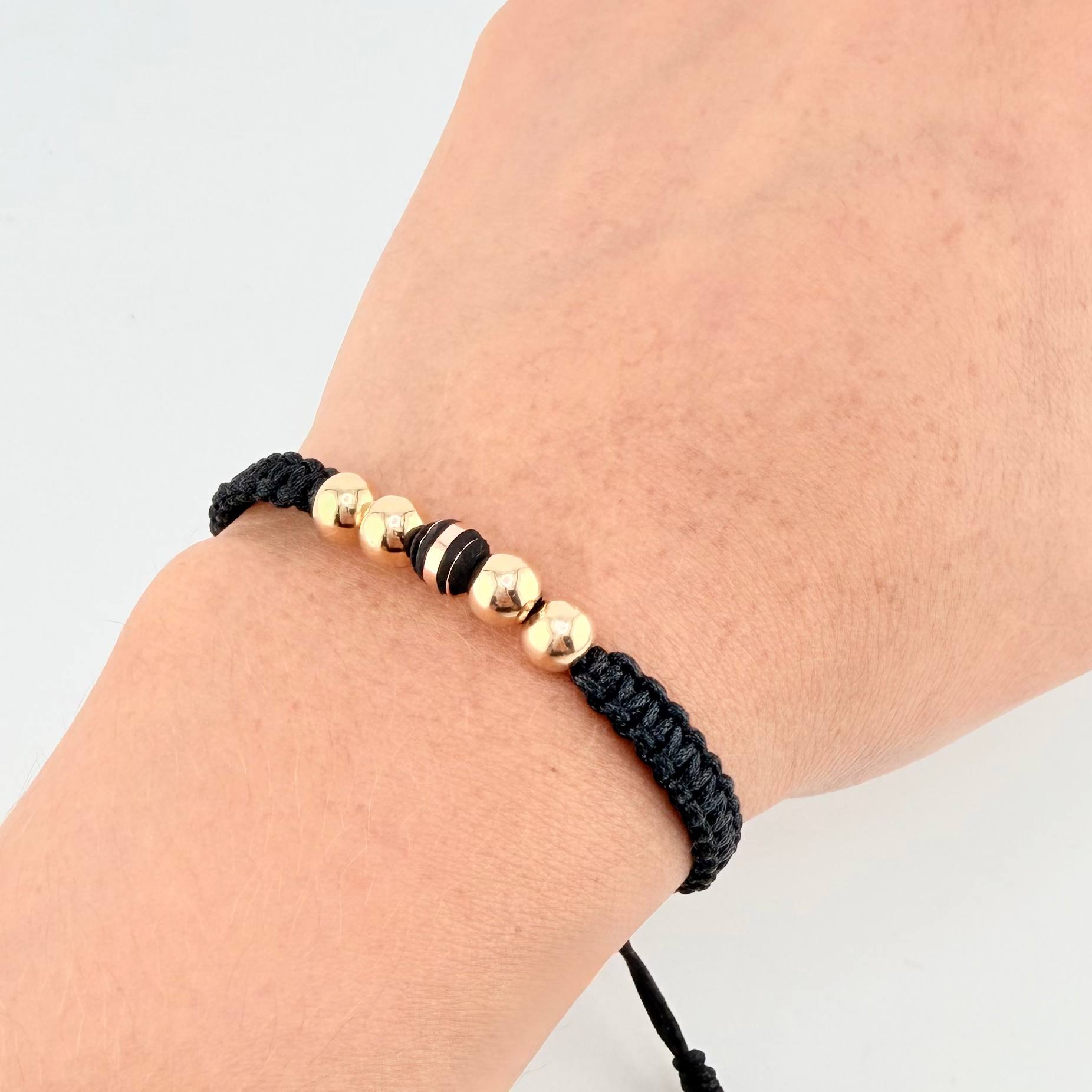 Neoro Black Woven Bracelet / 4 Units 6Mm Plain Yellow Gold 18K