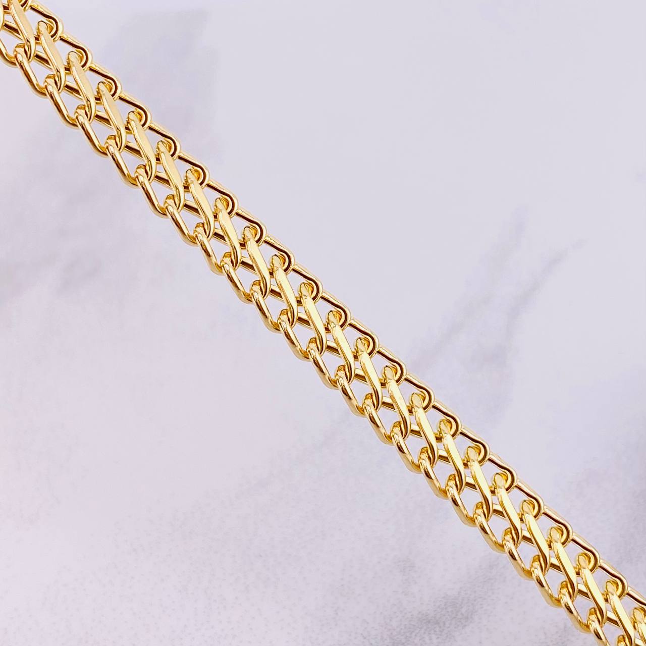 Pulso Sedusa 8.1g / 8 1/4 in / 7.6mm Oro Amarillo 18K