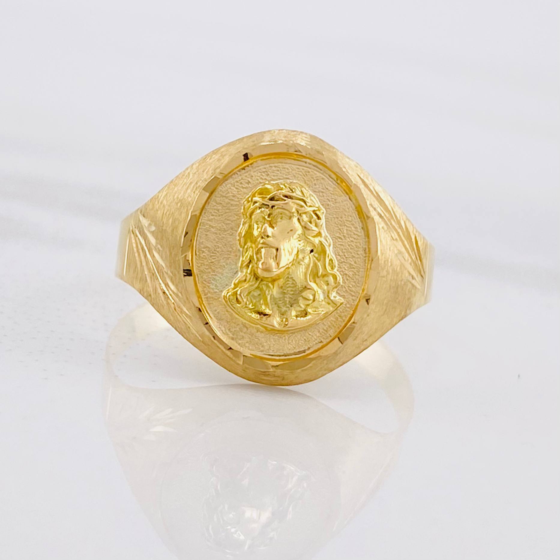 Anillo Rostro Cristo 2.6g / T10 1/2 Oro Amarillo 18K