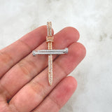 Dije Cruz Clavo 4.05gr / 4.7cm / Circones Blancos Dos Oros Amarillo Rosa 18K *