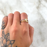 Ring Solitaire Parallel Wave 3gr / Size 7 1/2 / White Zircons 18K Yellow Gold ©