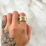Anillo Brujula Movil 8.9gr / T10 / Circones Blancos Verdes Dos Oros Amarillo Rosa 18K