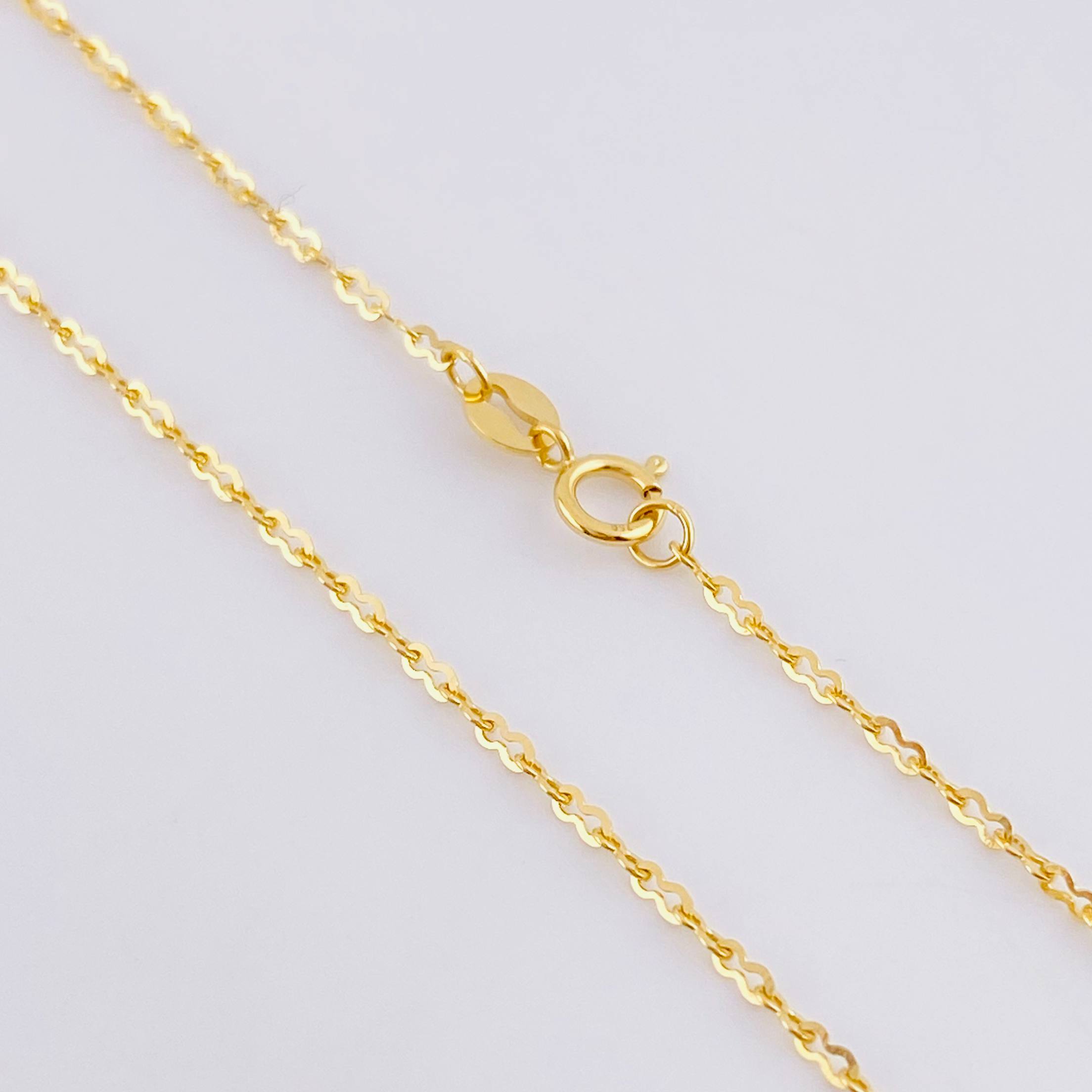 Set Cadena Aro Seguido + Dije Virgen De Guadalupe / 2.1 g / 17 3/4 in Oro Amarillo 18K