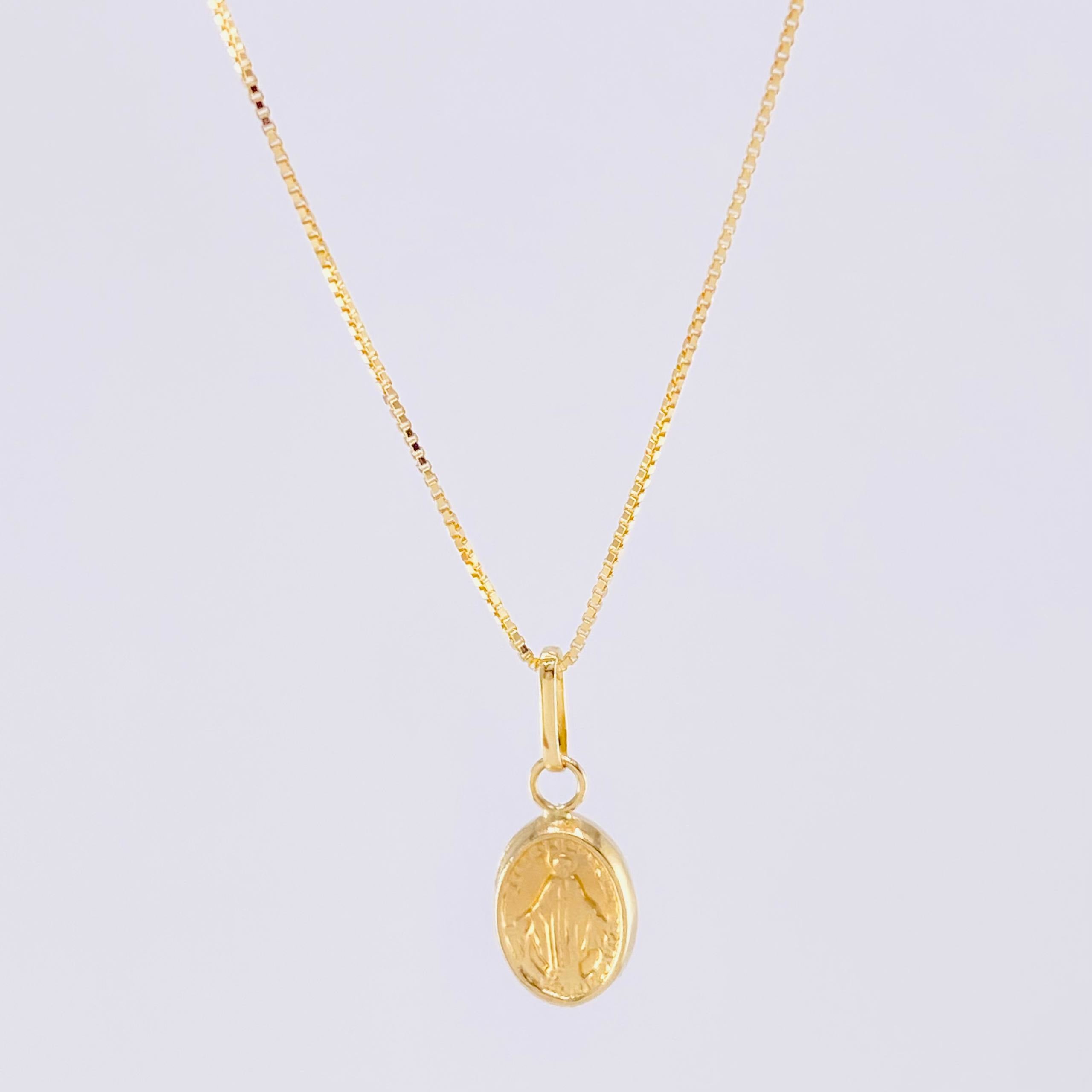 Venetian Chain + Miraculous Virgin Pendant / 1.25 g / 15 3/4 in 18K Yellow Gold