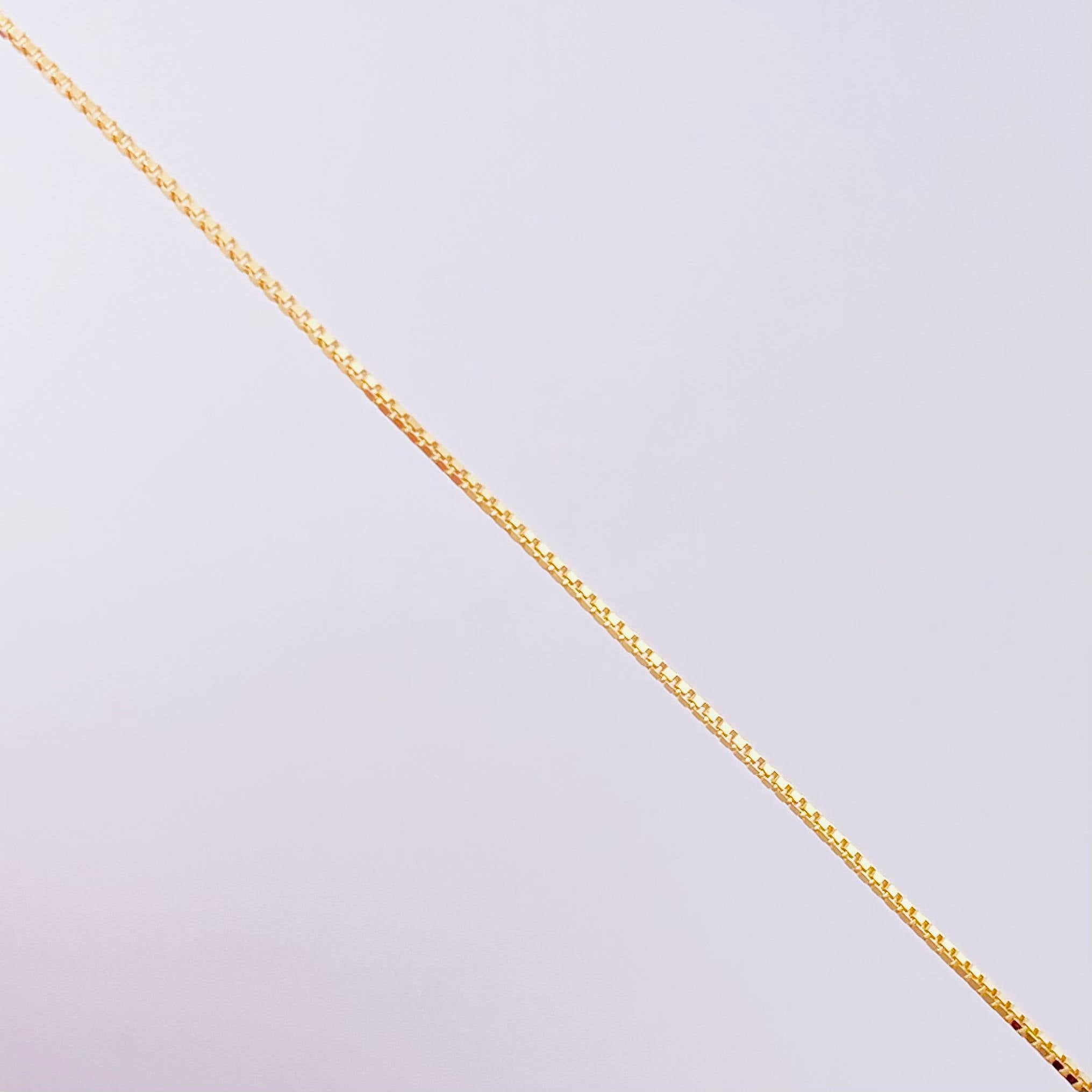 Venetian Chain + Miraculous Virgin Pendant / 1.25 g / 15 3/4 in 18K Yellow Gold
