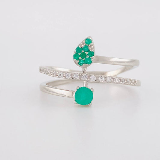 Three-Line Emerald Ring 0.33 Pts 2.65 g / T9 Silver 925