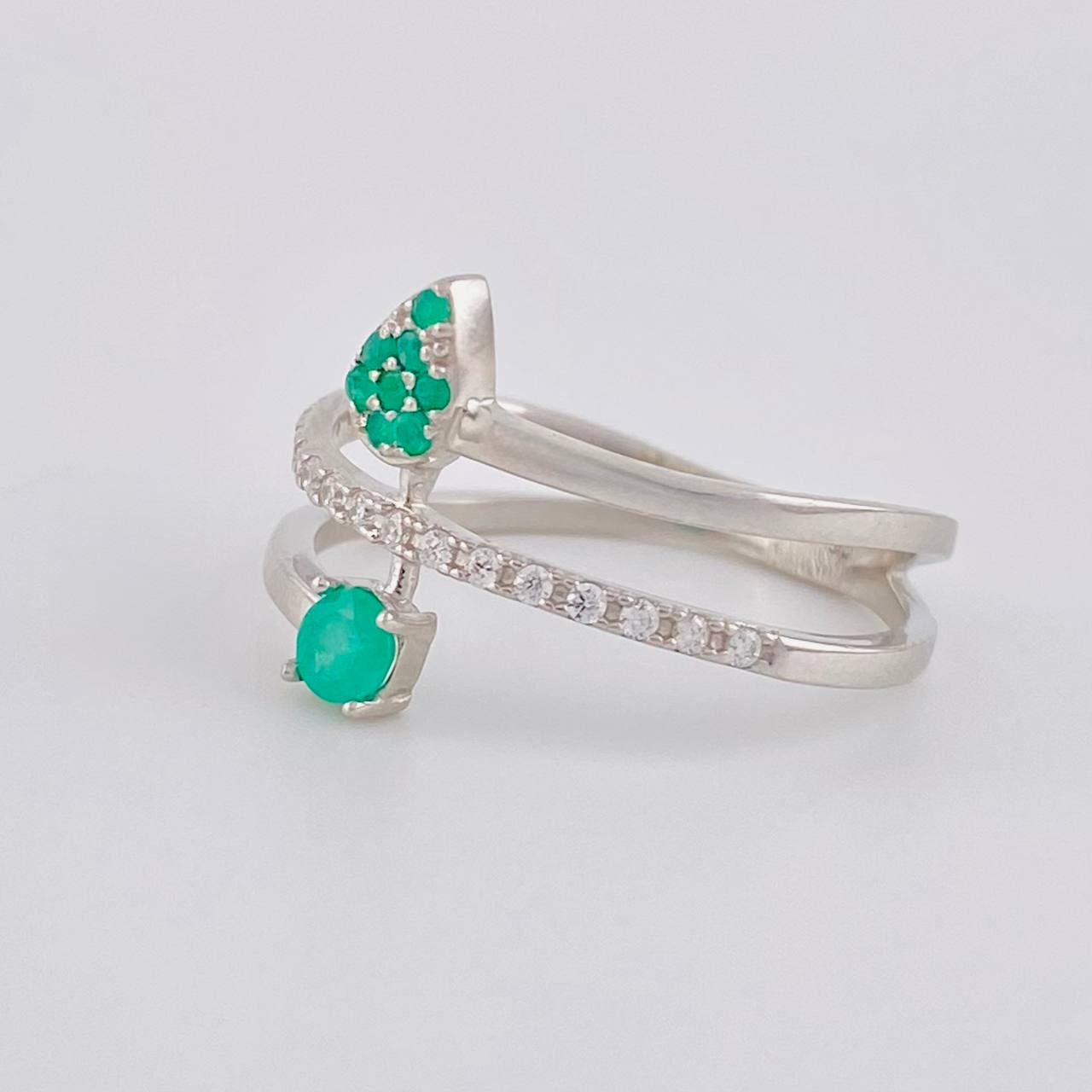 Anillo Tres Lineas Esmeraldas 0,33 Pts 2.65 g / T9 Plata 925