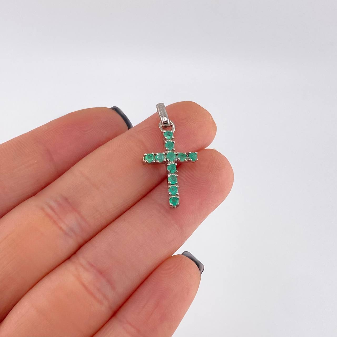 Pendant Cross Emeralds 0.4 Pts 1.4 g / 1 in Silver 925