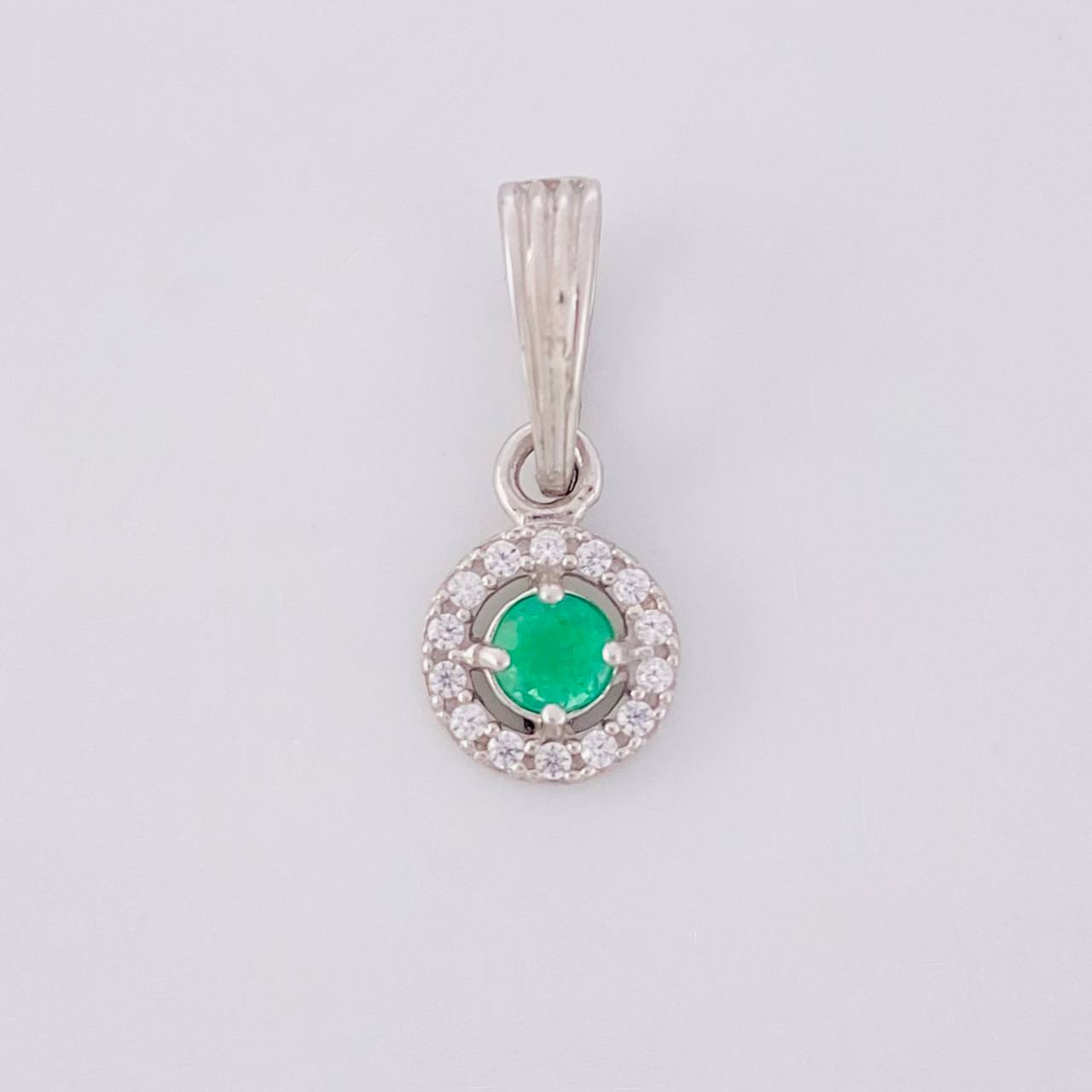 Dije Halo Circular Esmeraldas 0.17 Pts 0.7 g / 3/4 in Plata 925