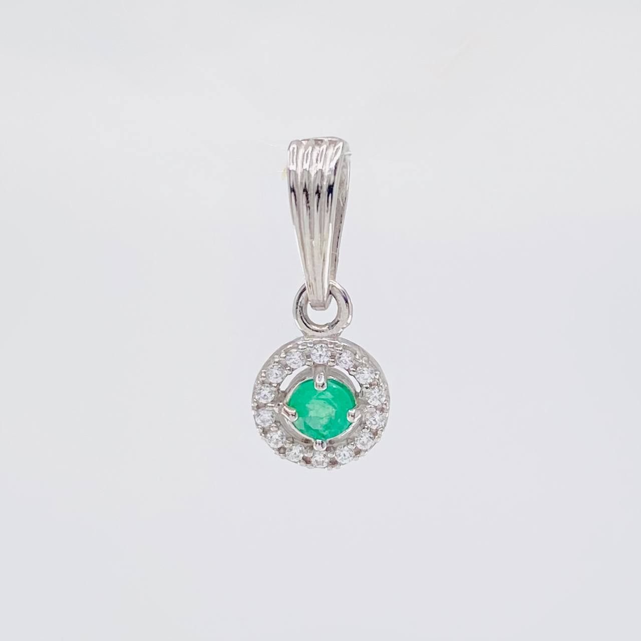 Dije Halo Circular Esmeraldas 0.17 Pts 0.7 g / 3/4 in Plata 925