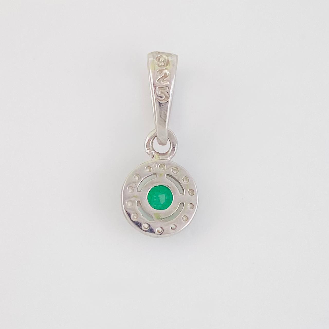 Dije Halo Circular Esmeraldas 0.17 Pts 0.7 g / 3/4 in Plata 925