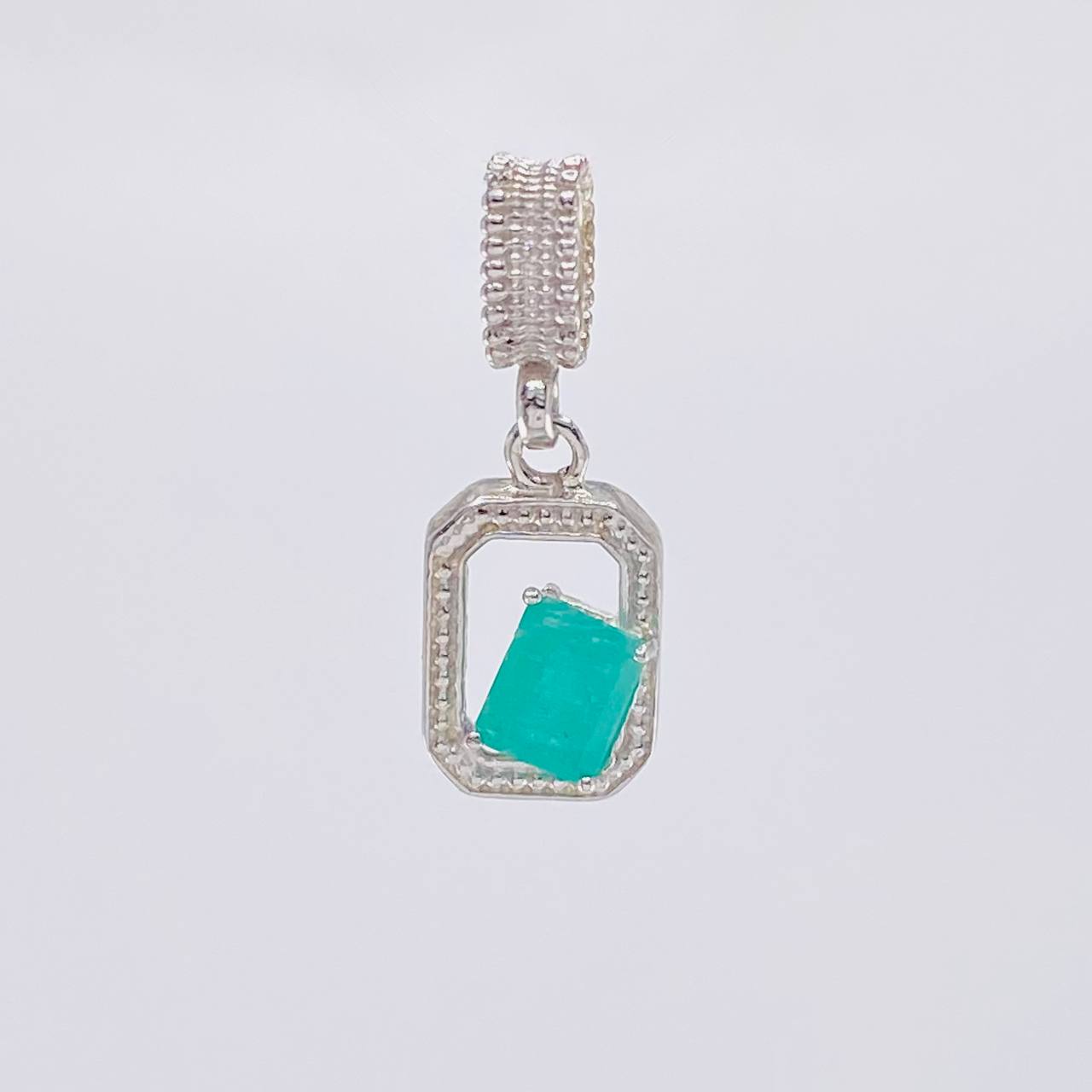 Pendant Square Emeralds 0.47 Pts 1 g / 3/4 in Silver 925