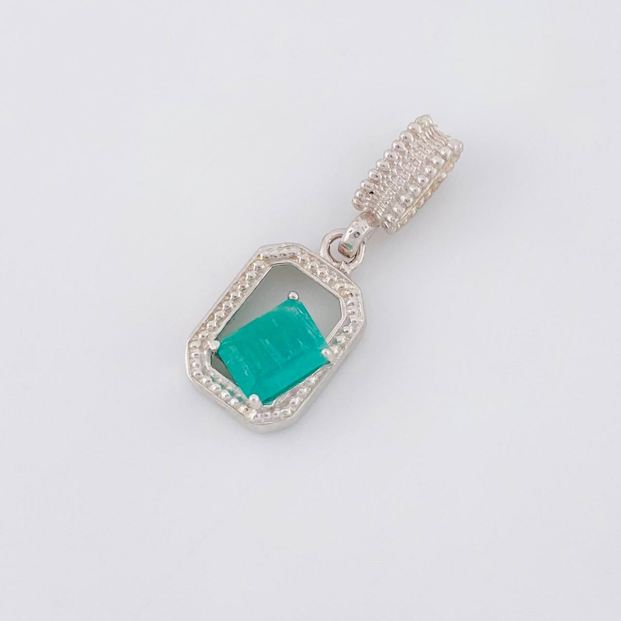 Pendant Square Emeralds 0.47 Pts 1 g / 3/4 in Silver 925