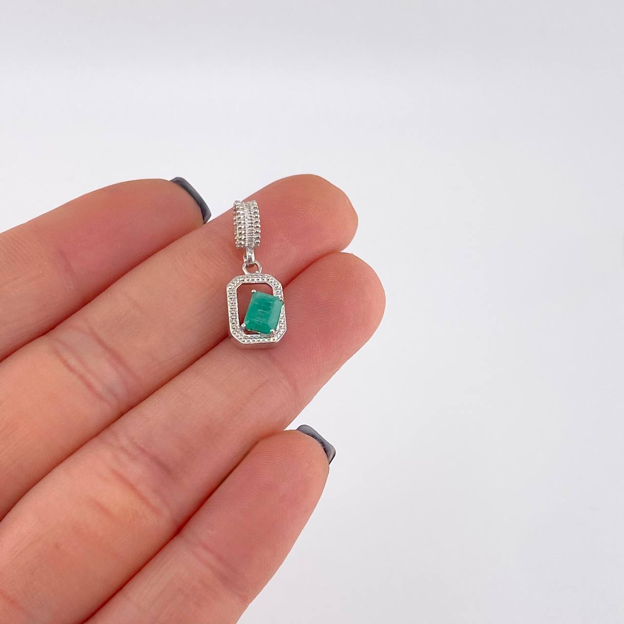 Pendant Square Emeralds 0.47 Pts 1 g / 3/4 in Silver 925