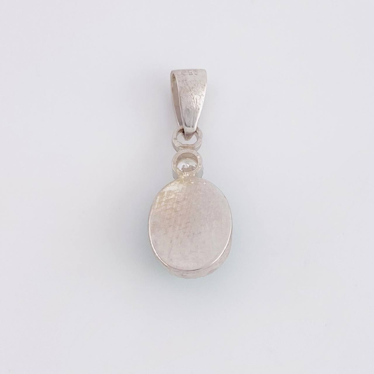 Dije Ovalado Esmeralda 3.6 Qts 1.75 g / 1 in Plata 925