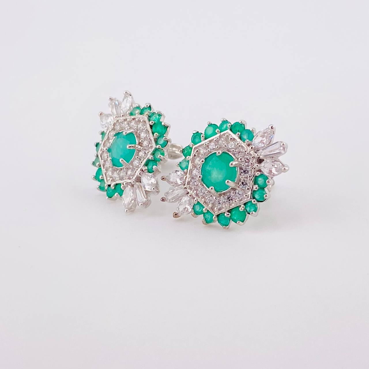Stud Earrings Rhombus Central Stone Emeralds 1.16 Qts 2.75 g / in / 17.4 mm Silver 925