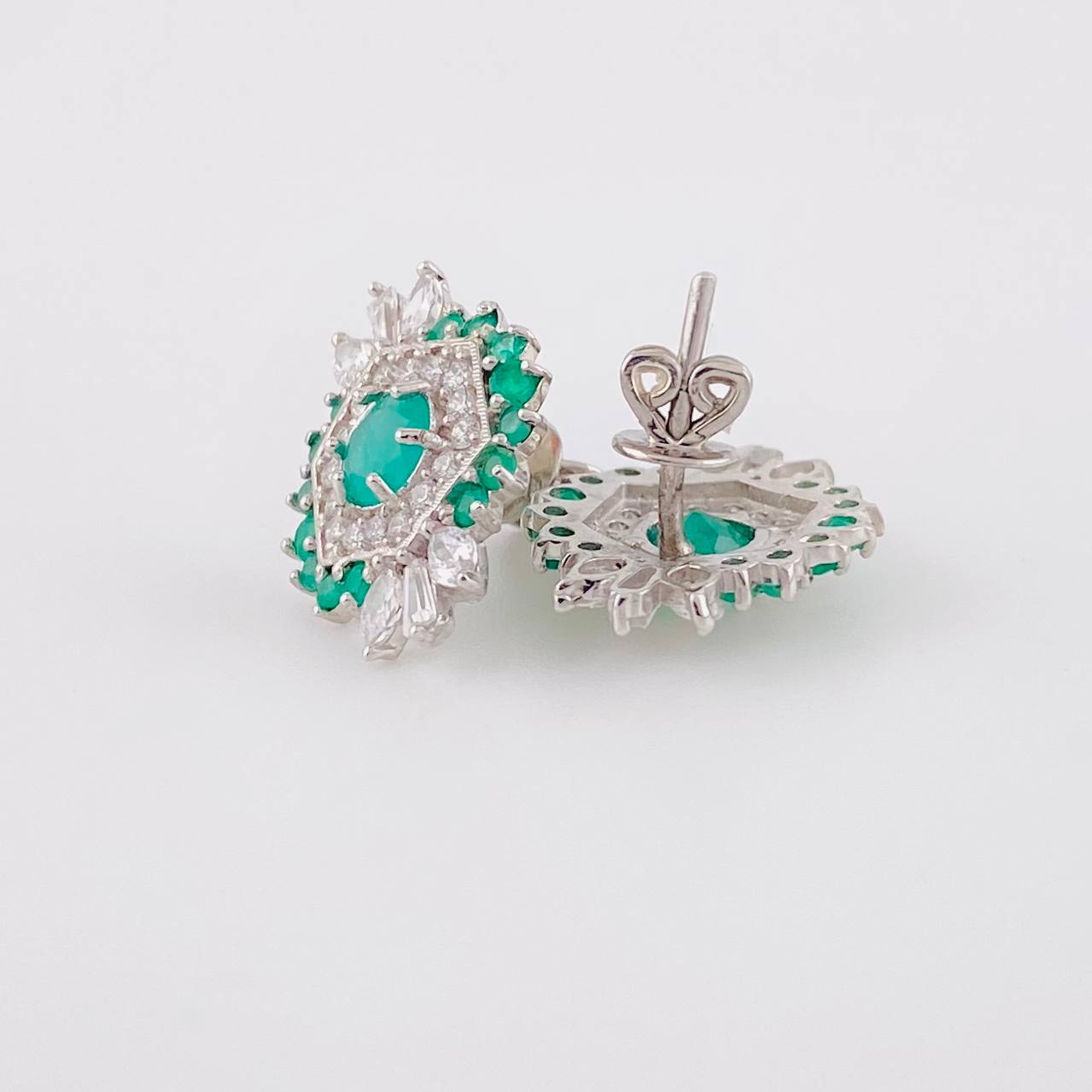 Stud Earrings Rhombus Central Stone Emeralds 1.16 Qts 2.75 g / in / 17.4 mm Silver 925