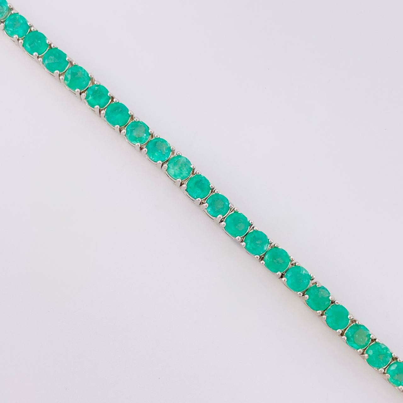 Tennis Bracelet Emeralds 3.47Qts 8 g / 7 1/2 in / 2.9 mm Sterling Silver 925