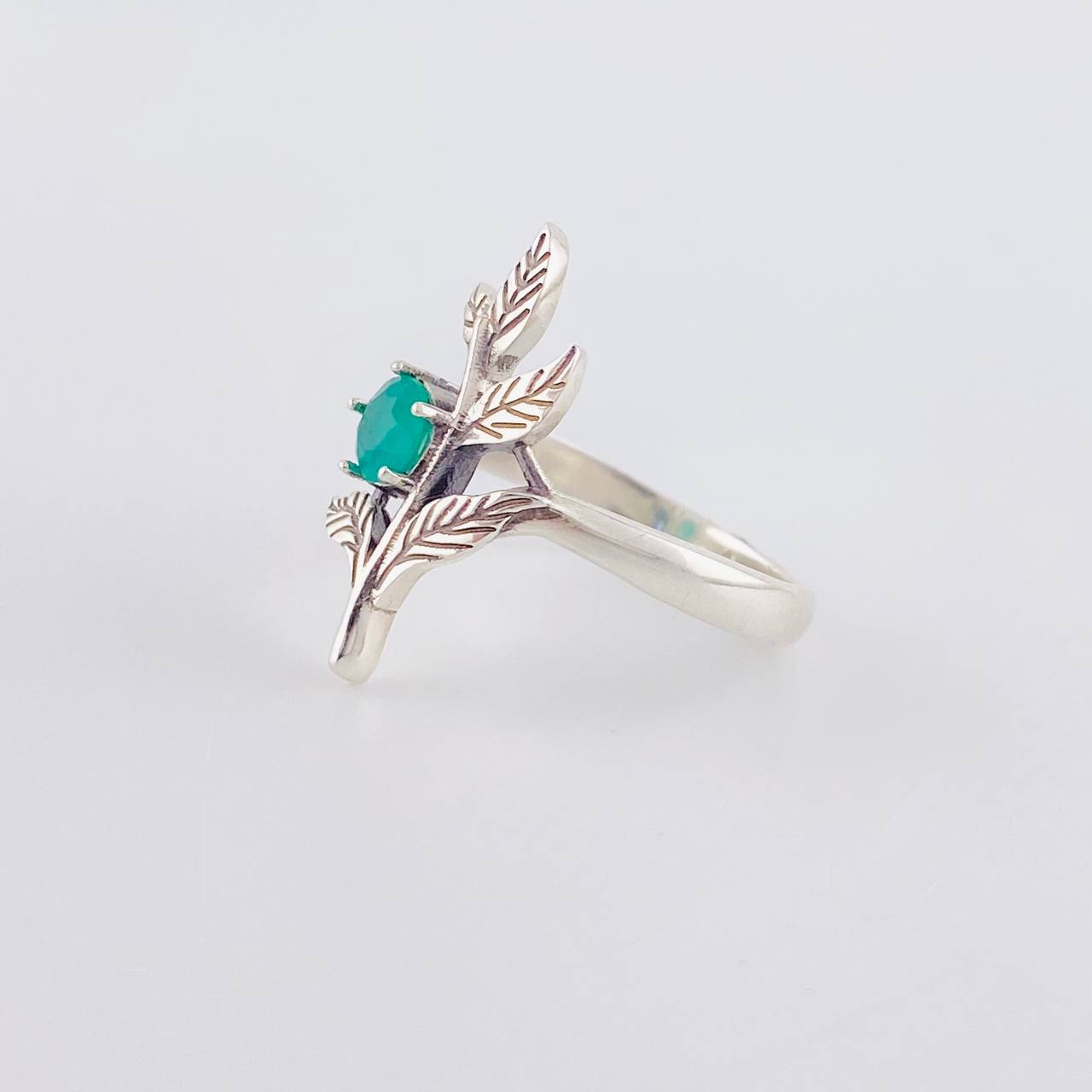 Anillo Hojas Laurel Esmeralda 0,03 Pts 2.35 g / T5 Plata 925