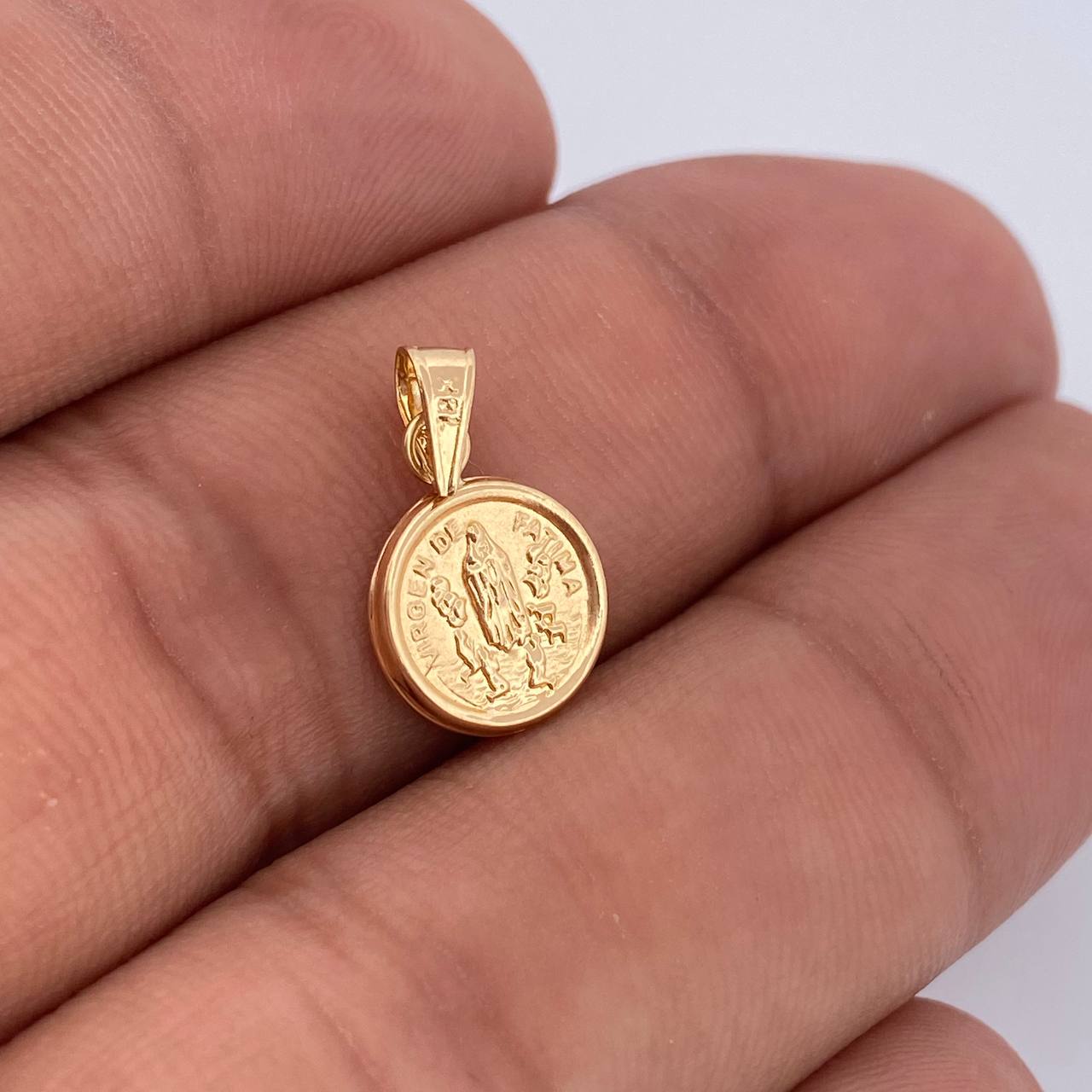Dije Dije Virgen De Fatima 0.55gr / 3/4 in / Oro Amarillo 18K &