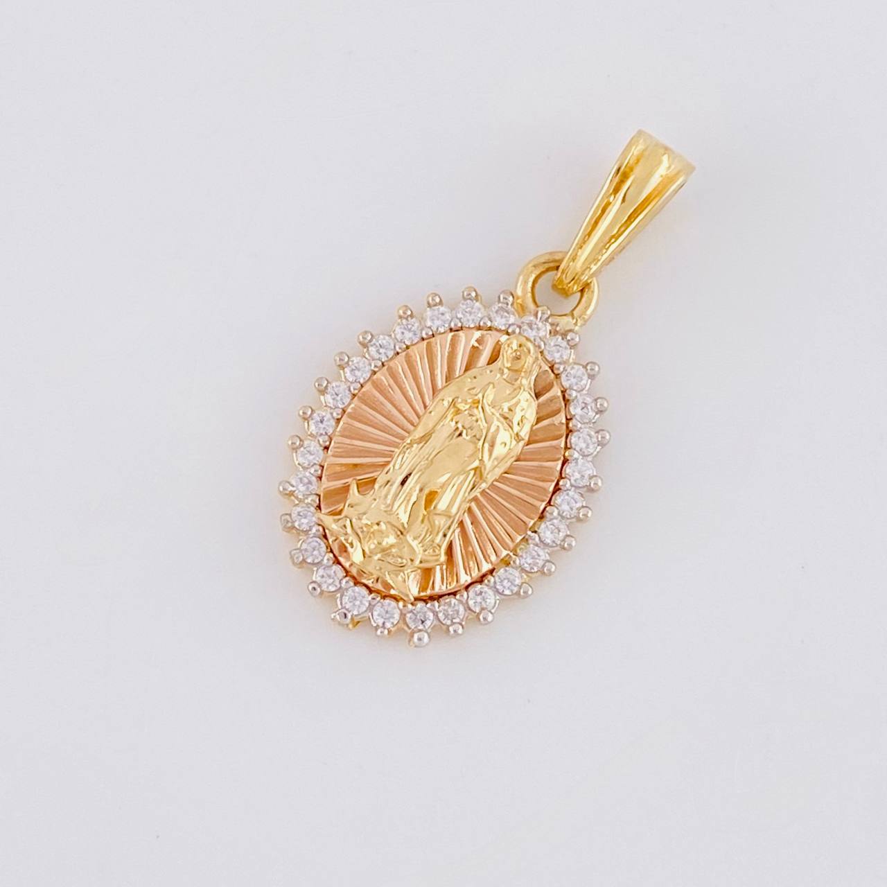 Pendant Virgin of Guadalupe Diamond-Cut 1.95g / 3/4 in Three Golds 18K